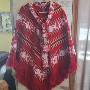 Inti Reimy 100% Wool Red Boho Poncho Fish Details